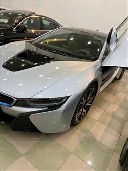 بي ام دبليو i8